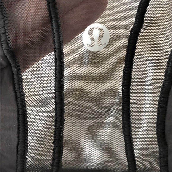Lululemon sports bra - Picture 3 of 4